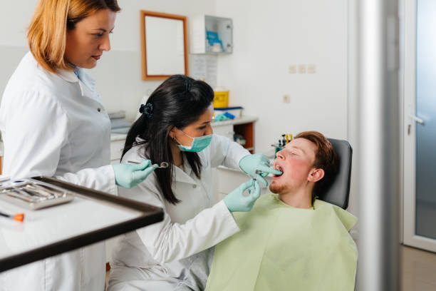 Best Emergency Dental Services Near Me  in Maplewood, MN